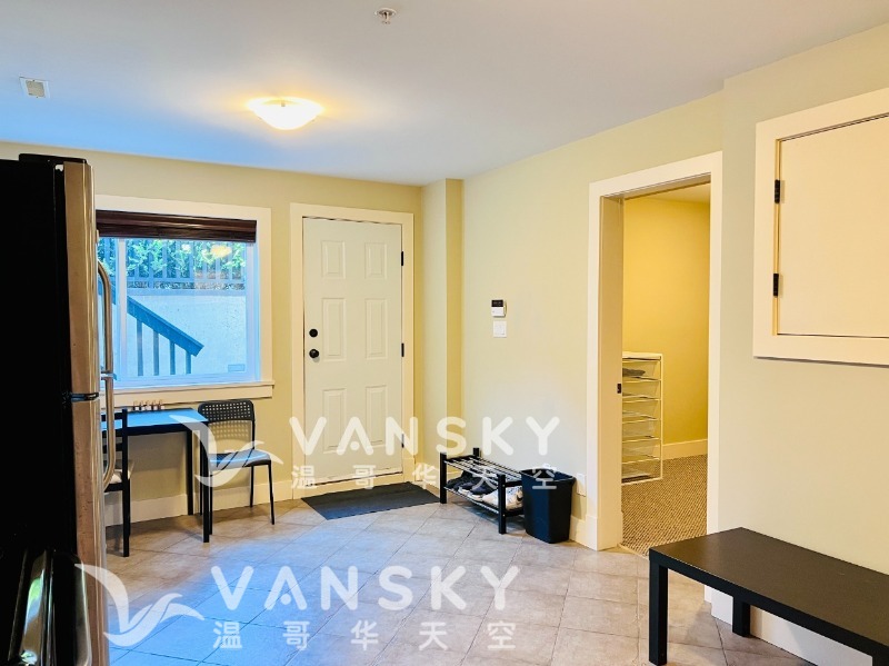 250809215606_Pic 3 - Front door.jpg